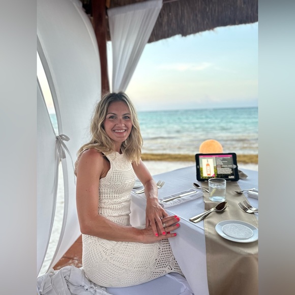 Meet your Posher, Colleen - Picture 2 of 3